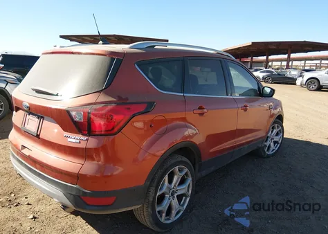 2019 Ford Escape Titanium из США, поврежденный, VIN 1FMCU9J90KUA81186